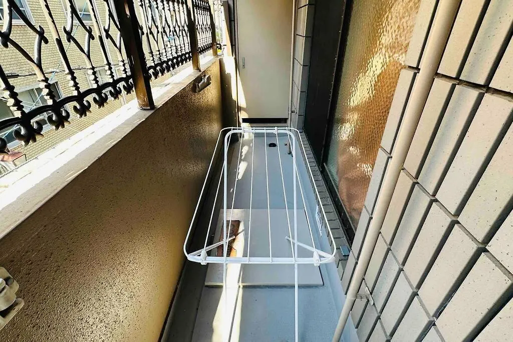 Apartment 303黒門市場すぐ30秒!道頓堀まで徒歩8分!でんでんタウン徒歩3分!通天閣徒歩9分!観光に最高! Osaka Japan