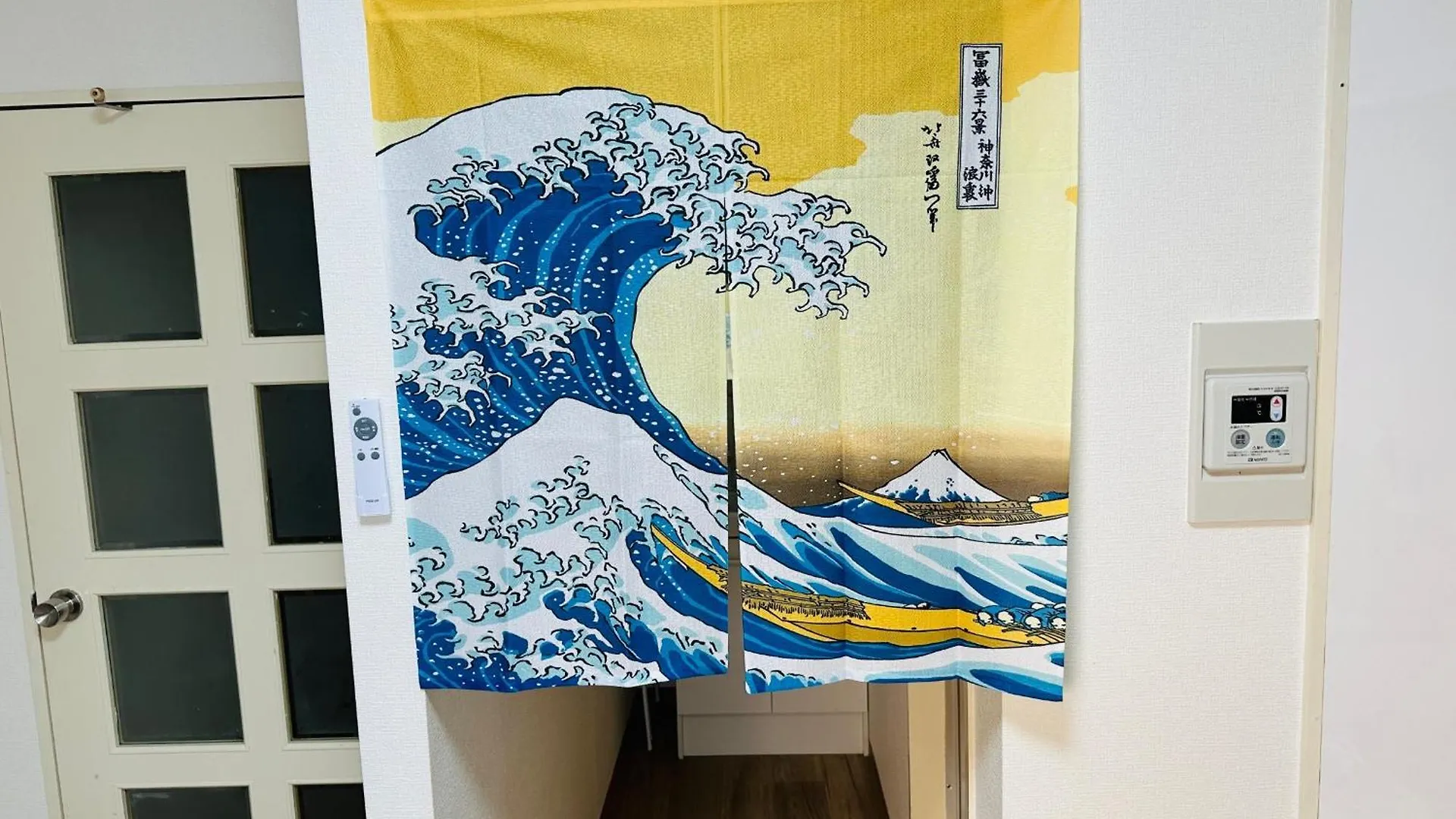 303黒門市場すぐ30秒!道頓堀まで徒歩8分!でんでんタウン徒歩3分!通天閣徒歩9分!観光に最高! Osaka 0*,