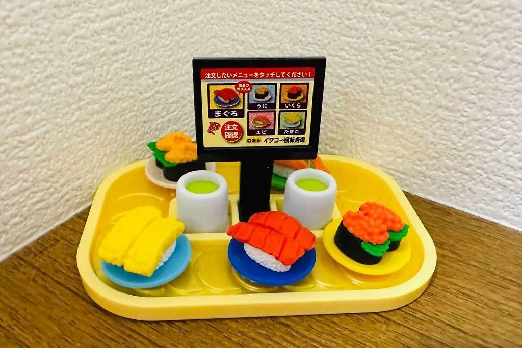 303黒門市場すぐ30秒!道頓堀まで徒歩8分!でんでんタウン徒歩3分!通天閣徒歩9分!観光に最高! Osaka