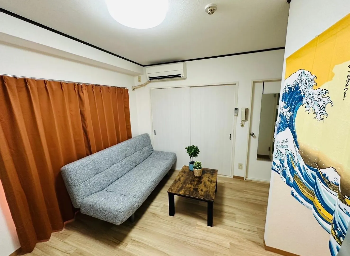 303黒門市場すぐ30秒!道頓堀まで徒歩8分!でんでんタウン徒歩3分!通天閣徒歩9分!観光に最高! Osaka 0*,  Japan