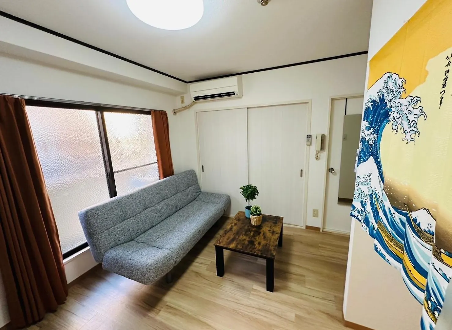 Apartment 303黒門市場すぐ30秒!道頓堀まで徒歩8分!でんでんタウン徒歩3分!通天閣徒歩9分!観光に最高! Osaka