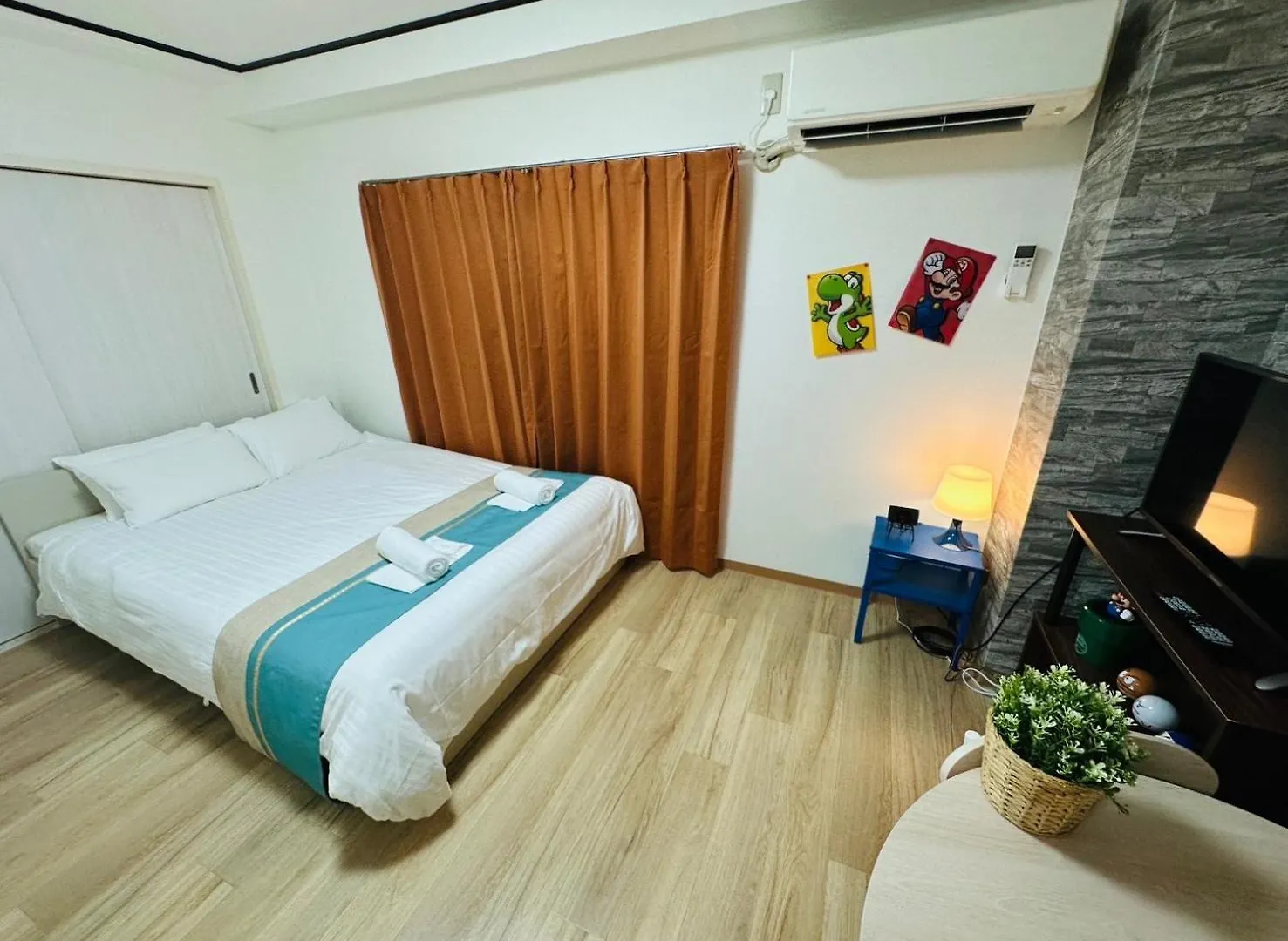 Apartment 303黒門市場すぐ30秒!道頓堀まで徒歩8分!でんでんタウン徒歩3分!通天閣徒歩9分!観光に最高! Osaka Japan